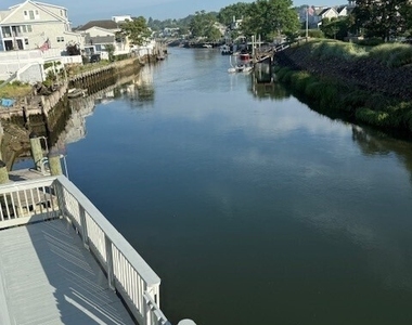 2142 Fairfield Beach Road - Photo Thumbnail 22