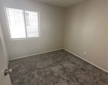 6929 Graceful Cloud Avenue - Photo Thumbnail 7