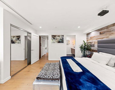 6345 Bryn Mawr Drive - Photo Thumbnail 27