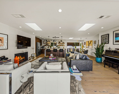 6345 Bryn Mawr Drive - Photo Thumbnail 20