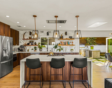 6345 Bryn Mawr Drive - Photo Thumbnail 21