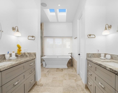 1070 Coronado Avenue - Photo Thumbnail 43