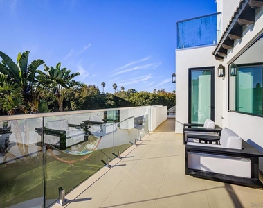 1070 Coronado Avenue - Photo Thumbnail 54