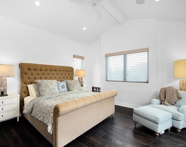 1070 Coronado Avenue - Photo Thumbnail 47