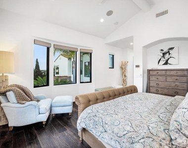 1070 Coronado Avenue - Photo Thumbnail 48