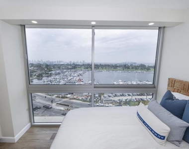 1710 Avenida Del Mundo - Photo Thumbnail 7