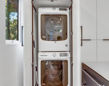 7135 Olivetas Avenue - Photo Thumbnail 40