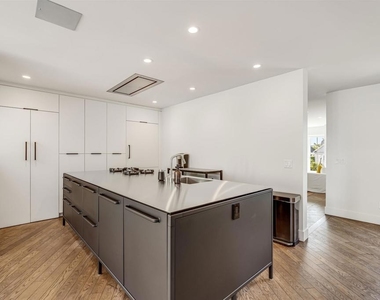 7135 Olivetas Avenue - Photo Thumbnail 13