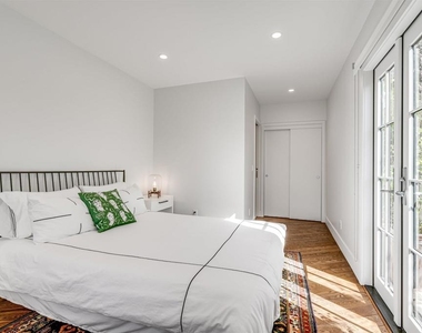 7135 Olivetas Avenue - Photo Thumbnail 33