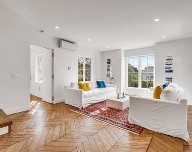 7135 Olivetas Avenue - Photo Thumbnail 9