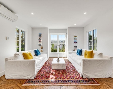 7135 Olivetas Avenue - Photo Thumbnail 10