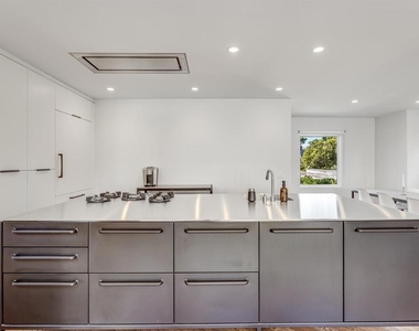7135 Olivetas Avenue - Photo Thumbnail 12