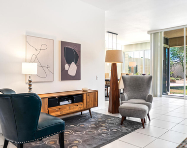 215 Desert Lakes Drive - Photo Thumbnail 10