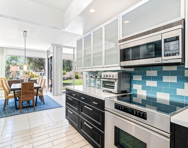 215 Desert Lakes Drive - Photo Thumbnail 23