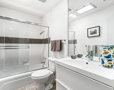 215 Desert Lakes Drive - Photo Thumbnail 32