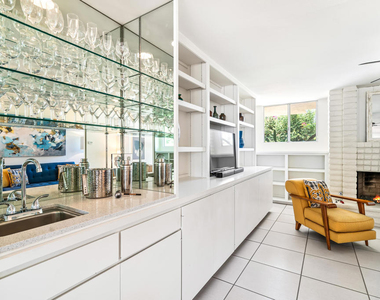 215 Desert Lakes Drive - Photo Thumbnail 4
