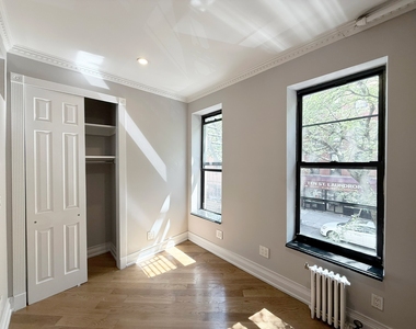 279 East 10th Street - Photo Thumbnail 4
