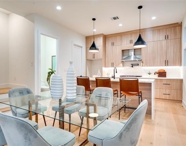 4209 Munger Avenue - Photo Thumbnail 10