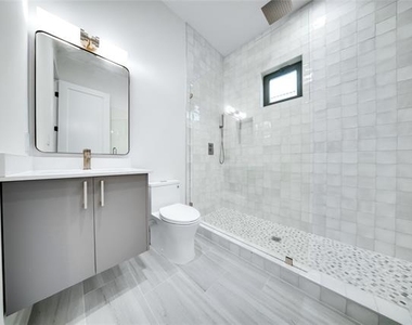 4209 Munger Avenue - Photo Thumbnail 27