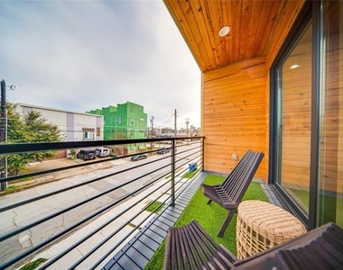 4209 Munger Avenue - Photo Thumbnail 18