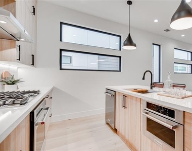 4209 Munger Avenue - Photo Thumbnail 9