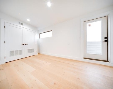 4209 Munger Avenue - Photo Thumbnail 29