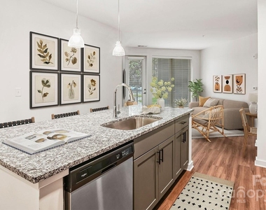 305 Prine Place - Photo Thumbnail 6