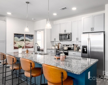 305 Prine Place - Photo Thumbnail 5