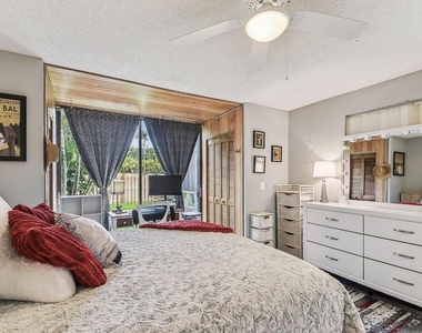 11063 Oakdale Road - Photo Thumbnail 12