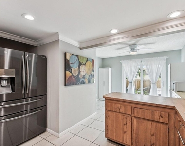 11063 Oakdale Road - Photo Thumbnail 5