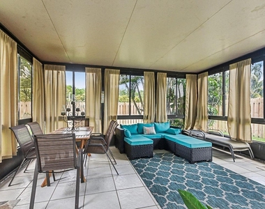 11063 Oakdale Road - Photo Thumbnail 2