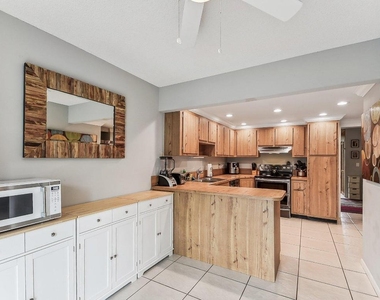 11063 Oakdale Road - Photo Thumbnail 10