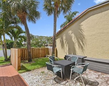 11063 Oakdale Road - Photo Thumbnail 17