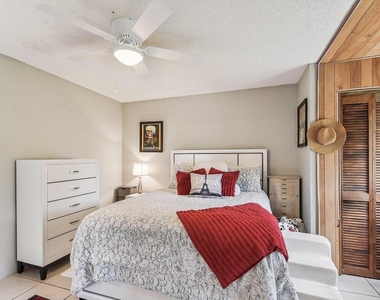11063 Oakdale Road - Photo Thumbnail 14