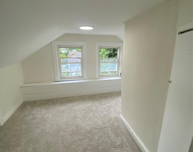 33 Carlton Avenue - Photo Thumbnail 7