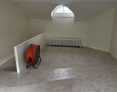 33 Carlton Avenue - Photo Thumbnail 3