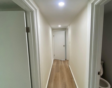 33 Carlton Avenue - Photo Thumbnail 6