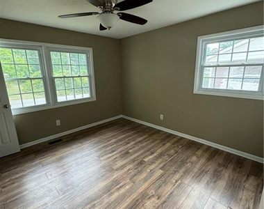 7298 Ryan Street - Photo Thumbnail 6
