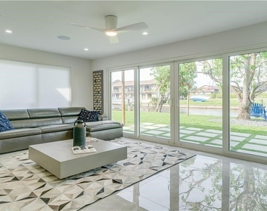 1745 Bikini Court - Photo Thumbnail 16