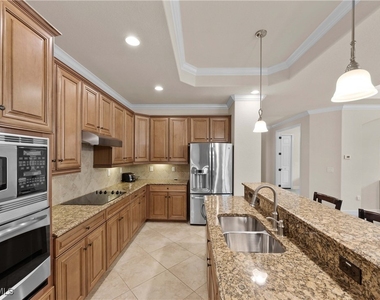 9254 Veneto Place - Photo Thumbnail 6