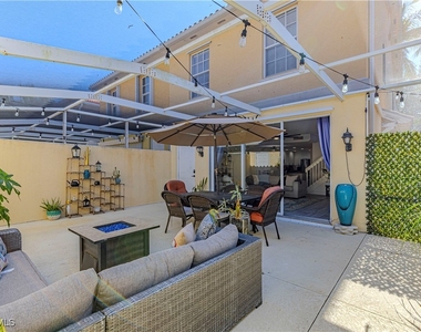 28572 Alessandria Circle Sw - Photo Thumbnail 21