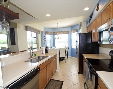 10337 Heritage Bay Boulevard - Photo Thumbnail 7