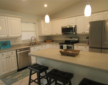 142 Solana Street - Photo Thumbnail 5