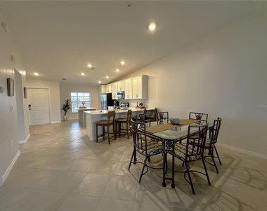 14231 Heritage Landing Boulevard - Photo Thumbnail 7