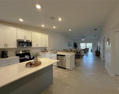 14231 Heritage Landing Boulevard - Photo Thumbnail 3