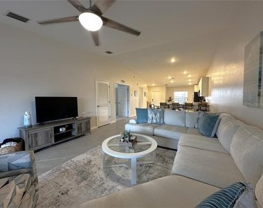 14231 Heritage Landing Boulevard - Photo Thumbnail 10