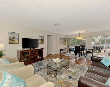 4946 Commonwealth Drive - Photo Thumbnail 11