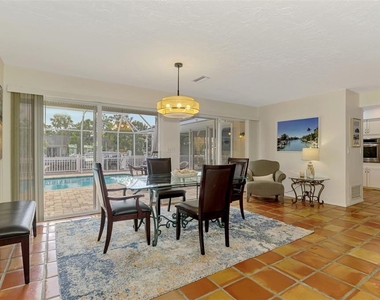 4946 Commonwealth Drive - Photo Thumbnail 13