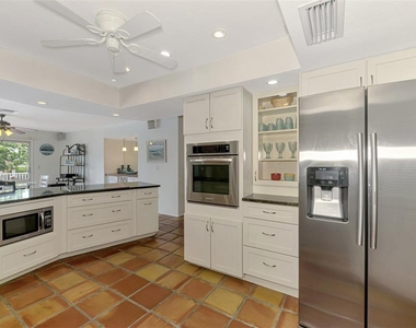 4946 Commonwealth Drive - Photo Thumbnail 21