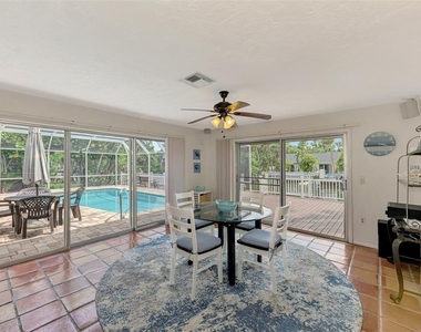 4946 Commonwealth Drive - Photo Thumbnail 25